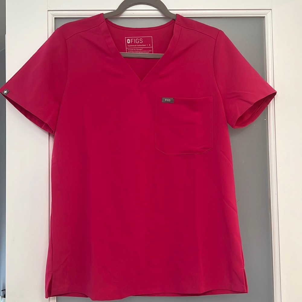 Figs Catarina Shocking Pink scrub top